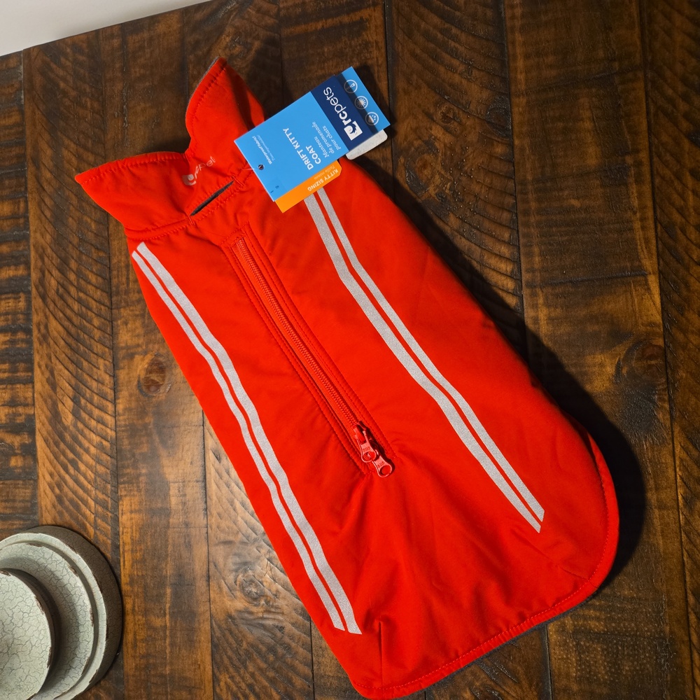Med red cat jacket